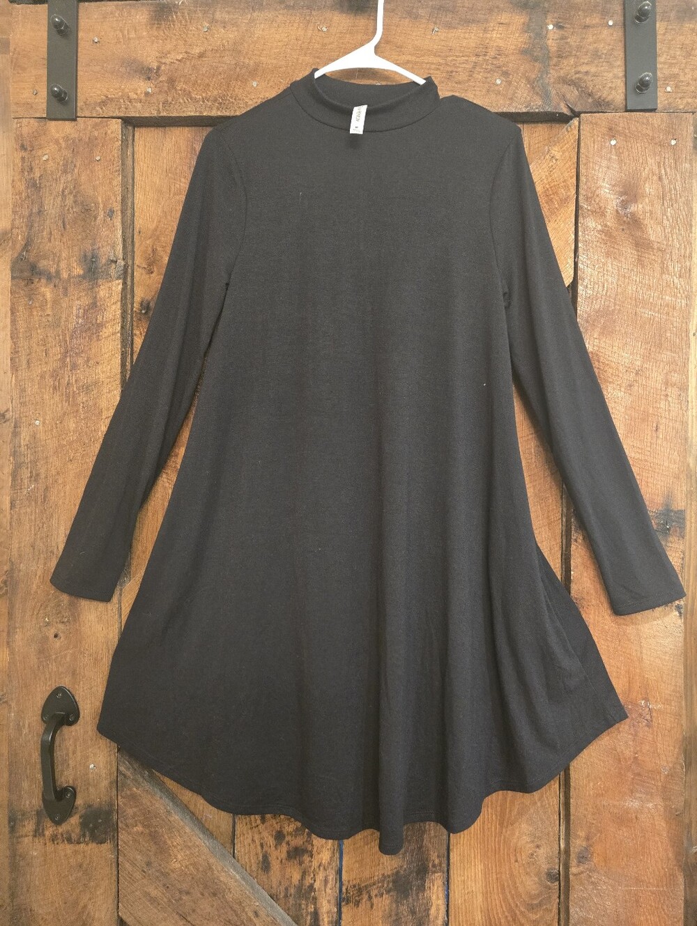 Zenana Outfitters Black Long Sleeve Tunic Top